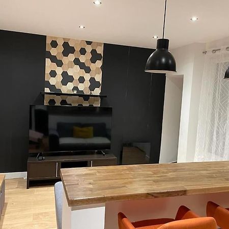 Appartement Chez Tricia Thorigny-sur-Marne Esterno foto